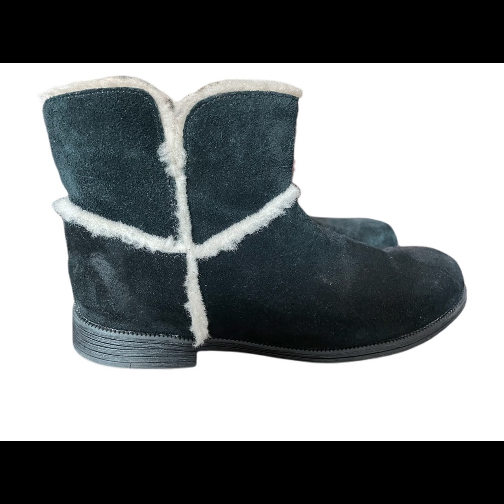 🔥🔥Ugg boots big kid size 3